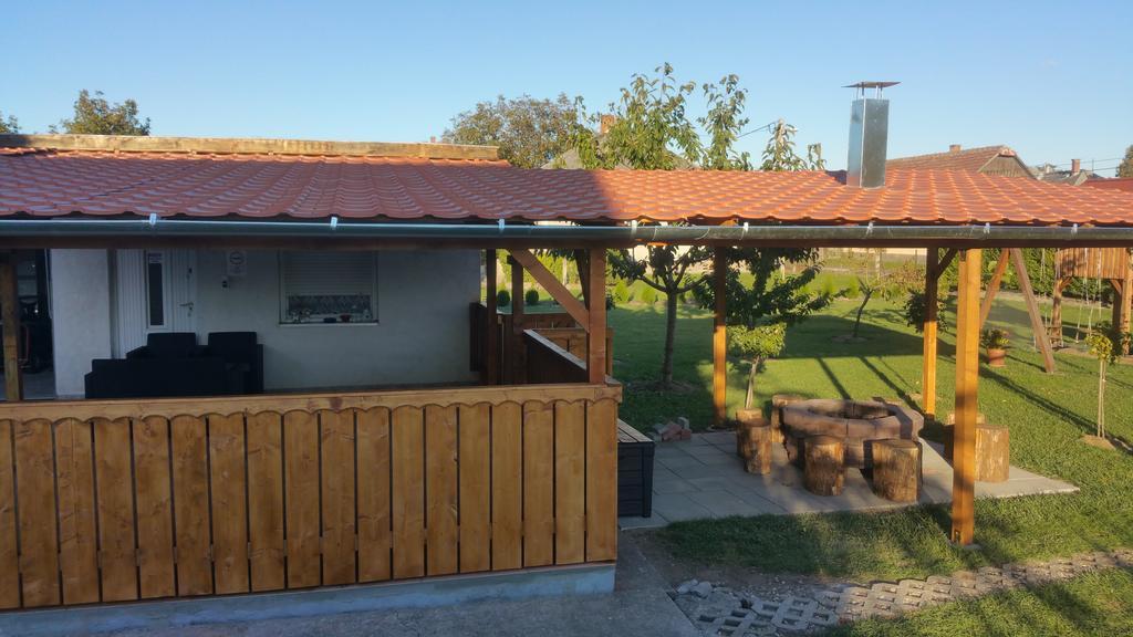 Harmónia Vendégház Poroszlo Exterior foto